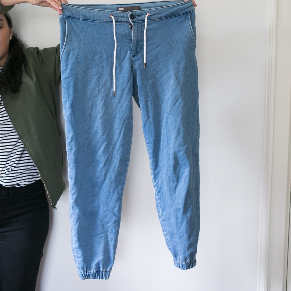 Levi’s joggers